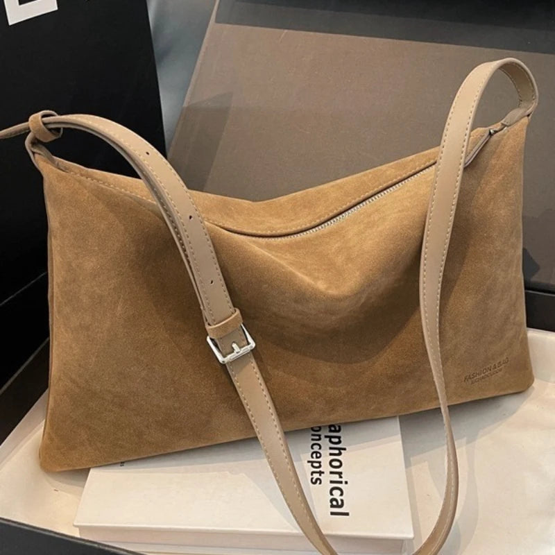 Elegant Retro Textured Shoulder Bag for Women