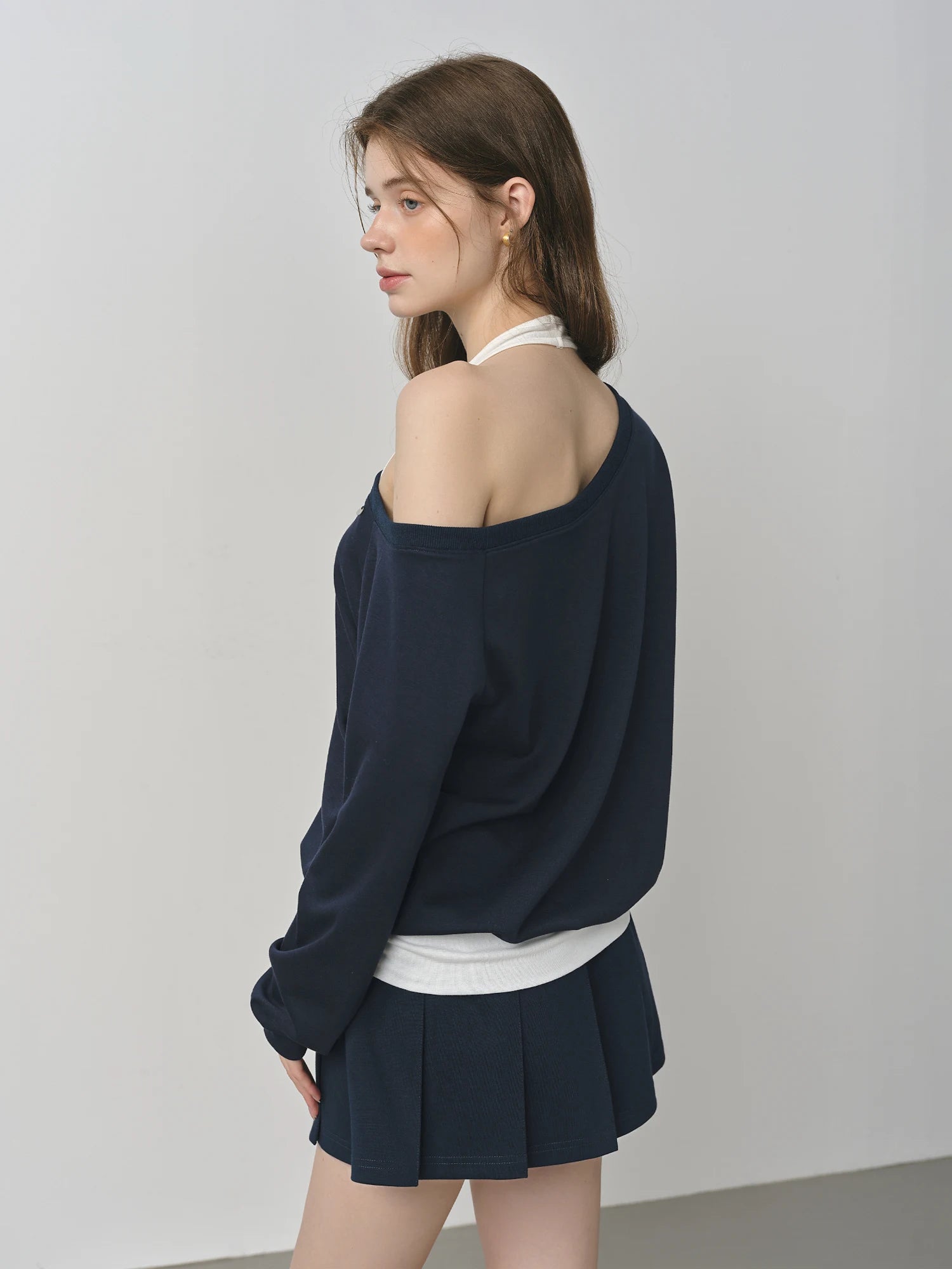 FSLE Hot Girl Oblique Shoulder Halter Neck Fake Two-piece Sweatshirt Female Autumn 2025 New Loose Versatile Tops 25FS13222