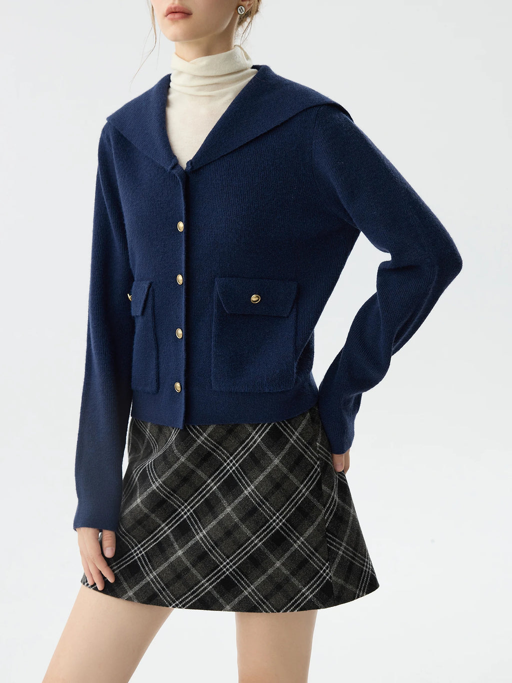 FSLE Office Lady College Style V-shaped Lapel Collar Knitted Sweater Inside 2024 Winter New Base Casual Sweater 24FS14309