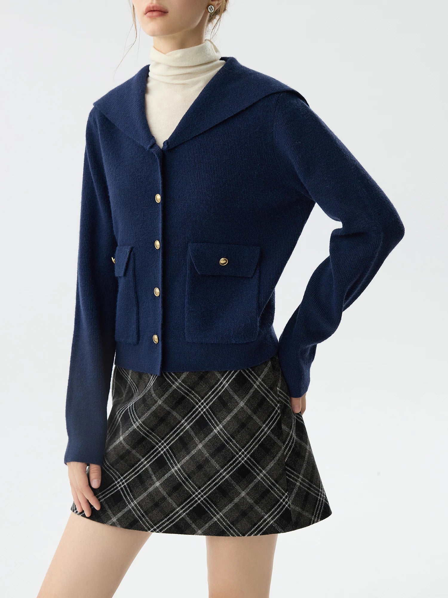 FSLE Office Lady College Style V-shaped Lapel Collar Knitted Sweater Inside 2024 Winter New Base Casual Sweater 24FS14309
