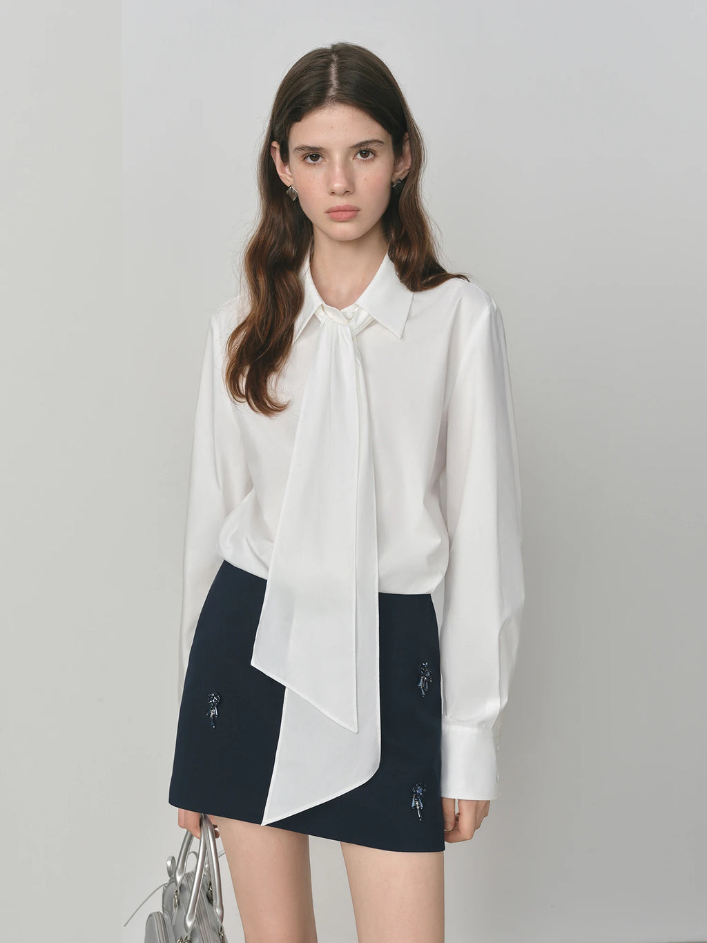 Fsle puro algodão oversized arco detalhe feminino outono 2025 nova chegada loid-back blusa de manga longa com faixa 25fs13213