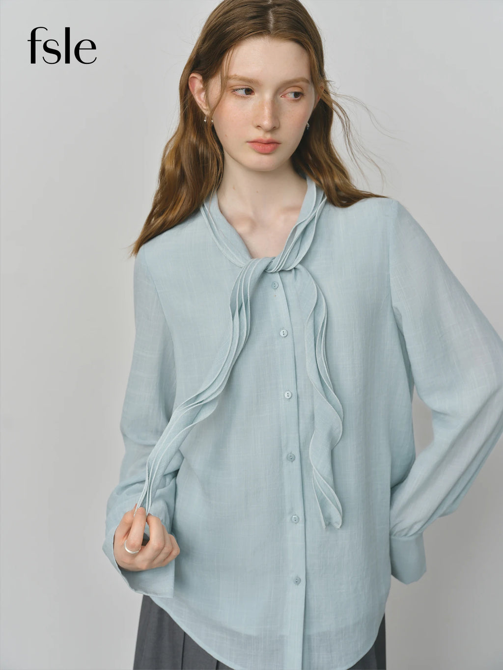 ​ Fsle outono elegante blusa 2025 assimétrico babado camisa com decote em v estilo coreano design chique senhora do escritório camisa casual feminina ​