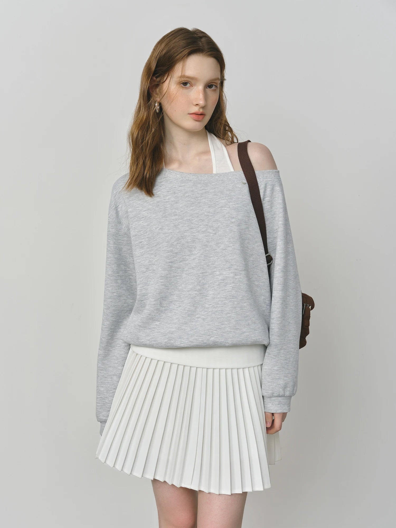 FSLE Hot Girl Oblique Shoulder Halter Neck Fake Two-piece Sweatshirt Female Autumn 2025 New Loose Versatile Tops 25FS13222