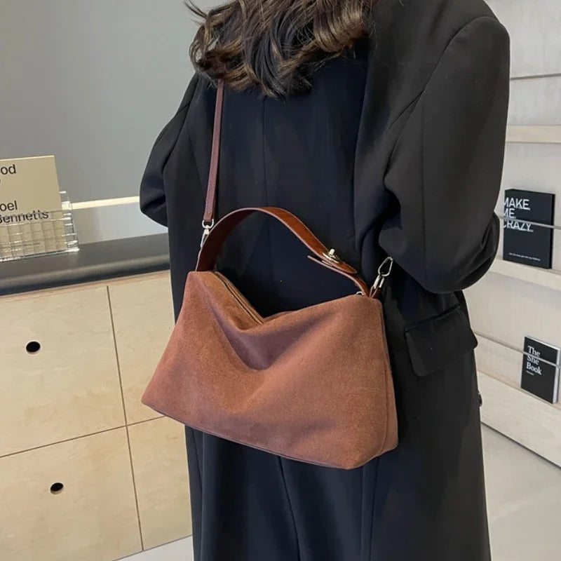 Bolsa retrô avançada para mulheres 2026 nova bolsa de ombro fosca texturizada com grande capacidade bolsa crossbody para deslocamento